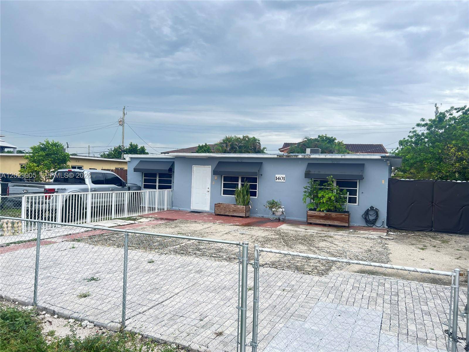 1401 E 8th AveHialeah - Single Family-Annual,House condo unit n/a - picture