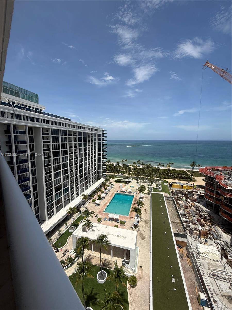 10275 Collins AveBal Harbour - Condo/Co-Op/Annual,Condo condo unit 1221 - picture