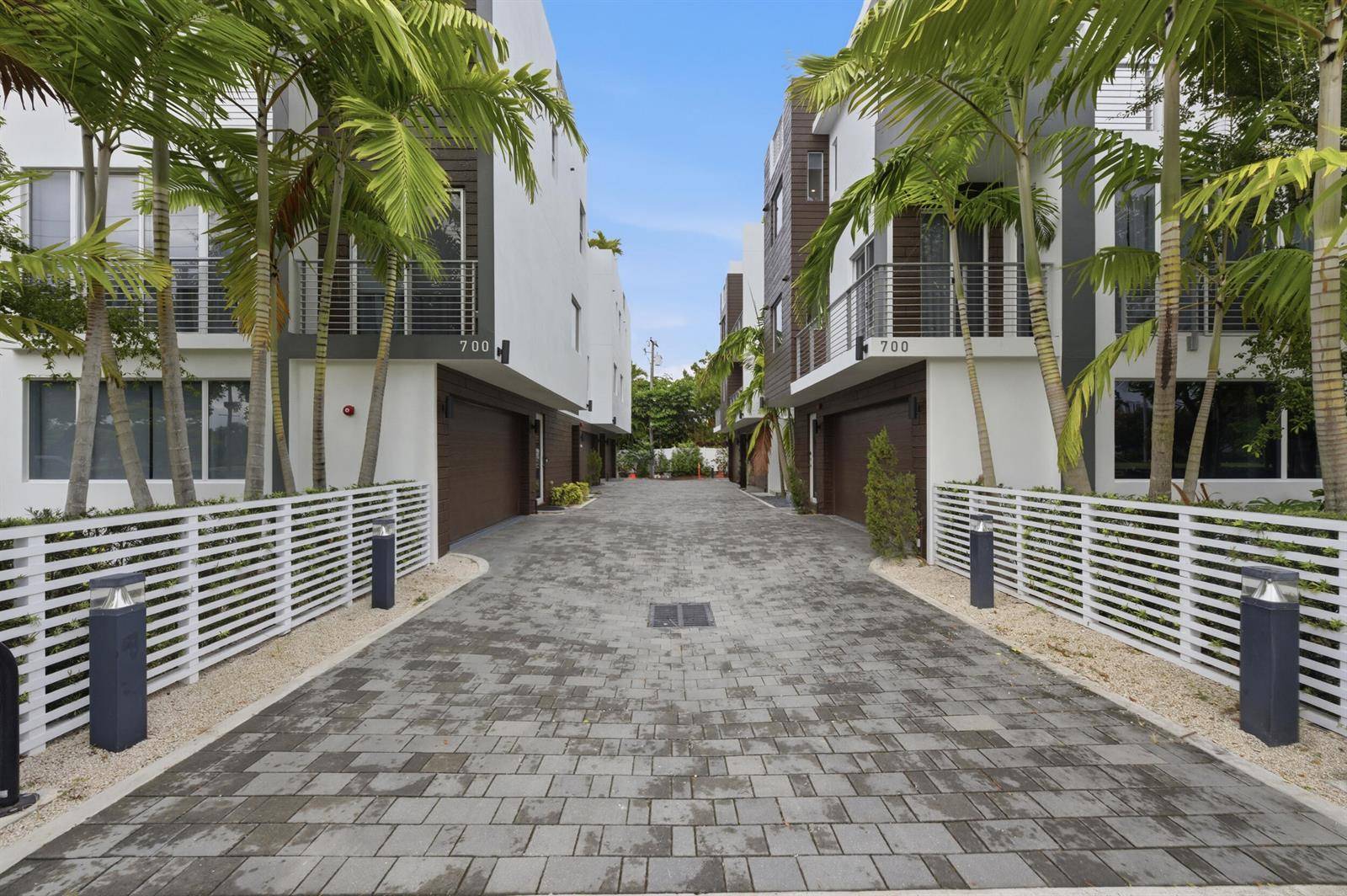 714 NE 14thFort Lauderdale - Townhouse condo unit 102 - picture