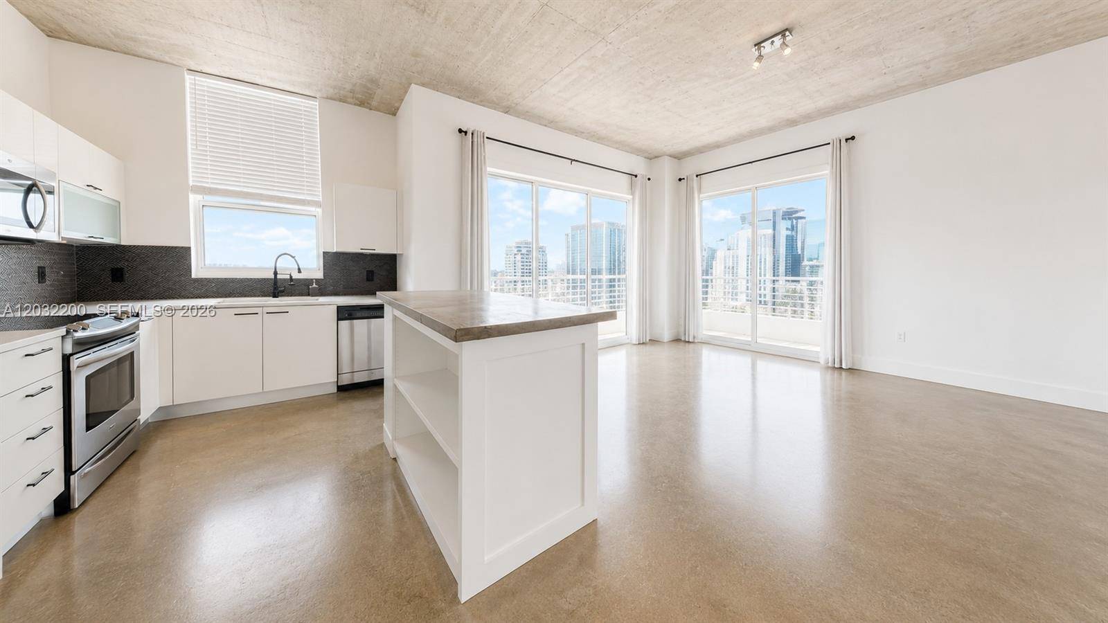 133 NE 2nd AveMiami - Condo/Co-Op/Annual,Condo condo unit 3112 - picture