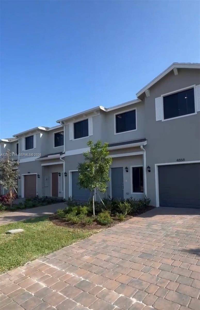 4860 Dillion StLake Worth - Townhouse/Villa-Annual,Townhouse condo unit 4860 - picture