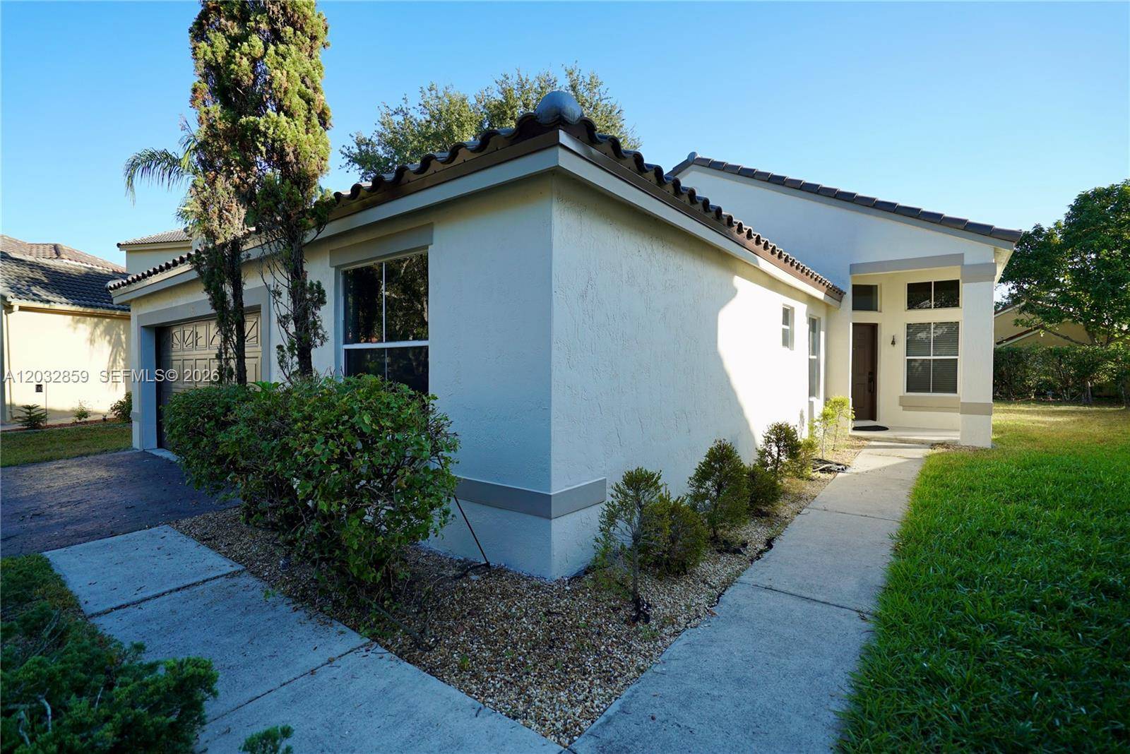 658 Stanton DrWeston - picture