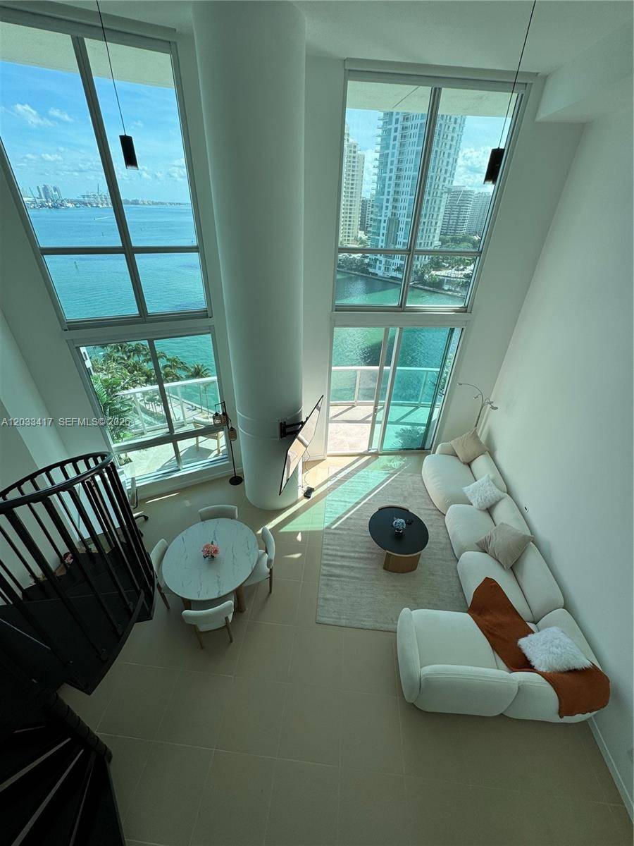 300 S Biscayne BlvdMiami - Condo/Co-Op/Annual,Condo condo unit L-1218 - picture