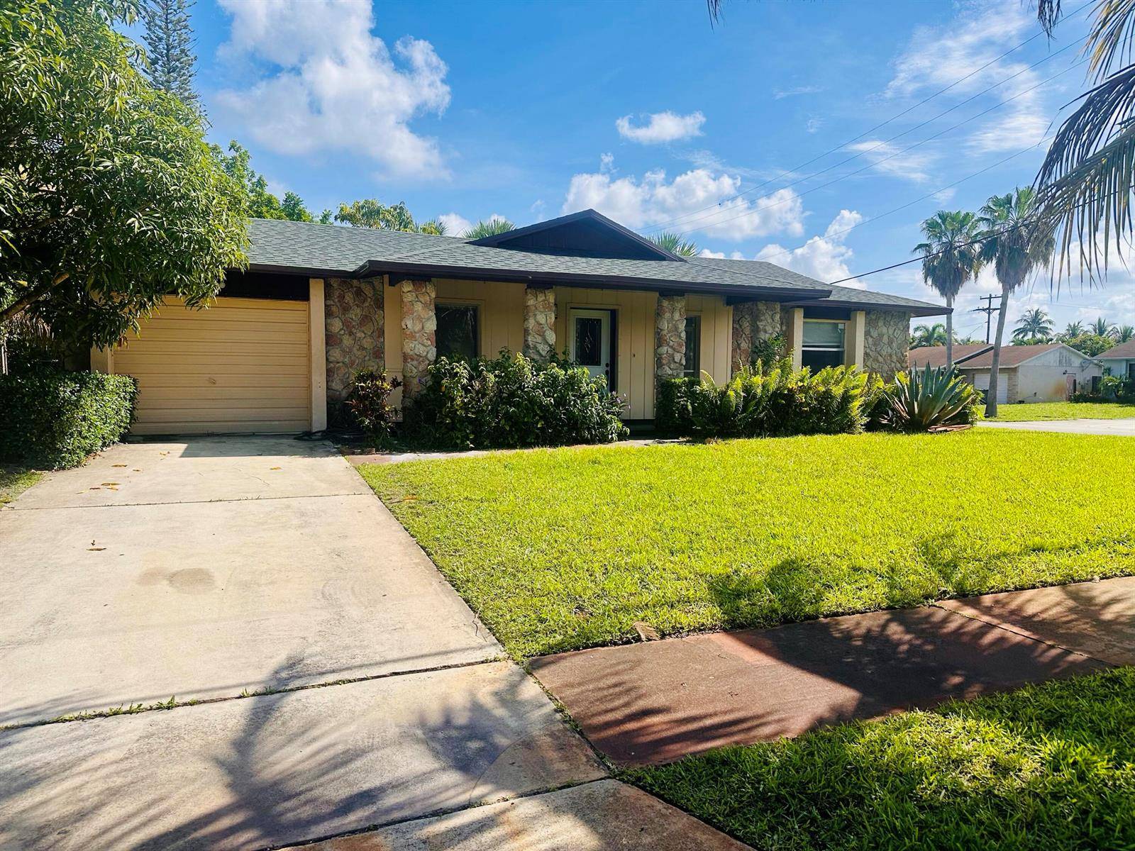 6245 SaxonWest Palm Beach - picture
