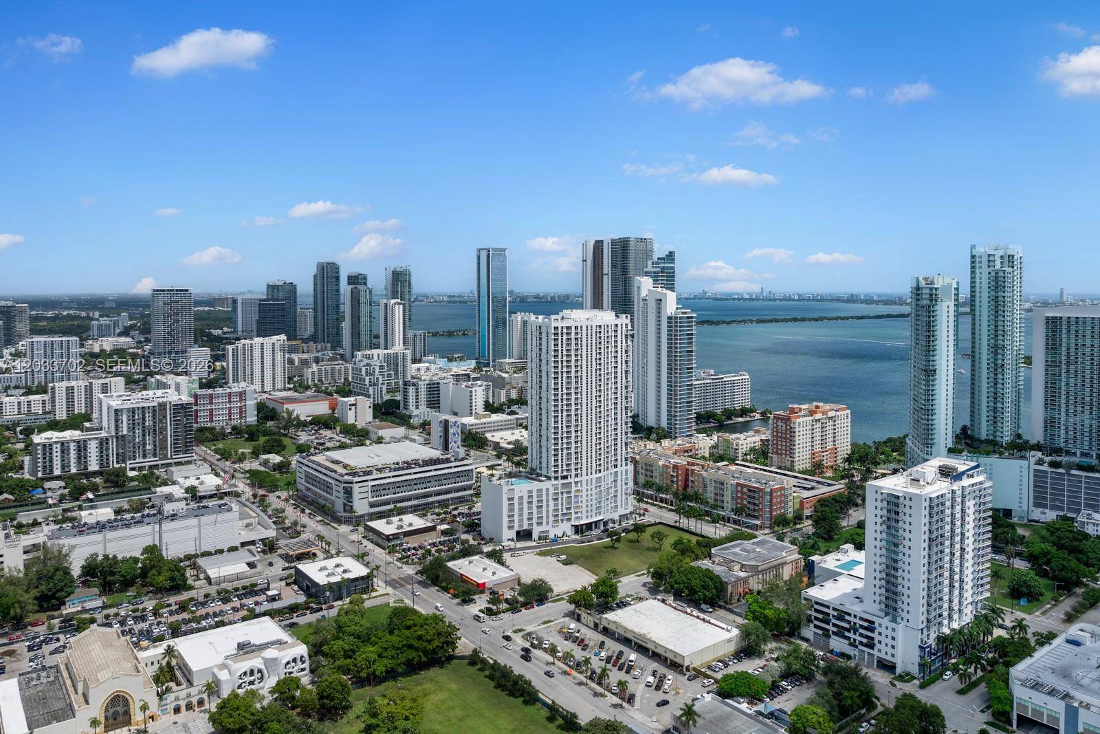 2000 Biscayne BlvdMiami - Apartments-Annual,Apartment condo unit 1707 - picture