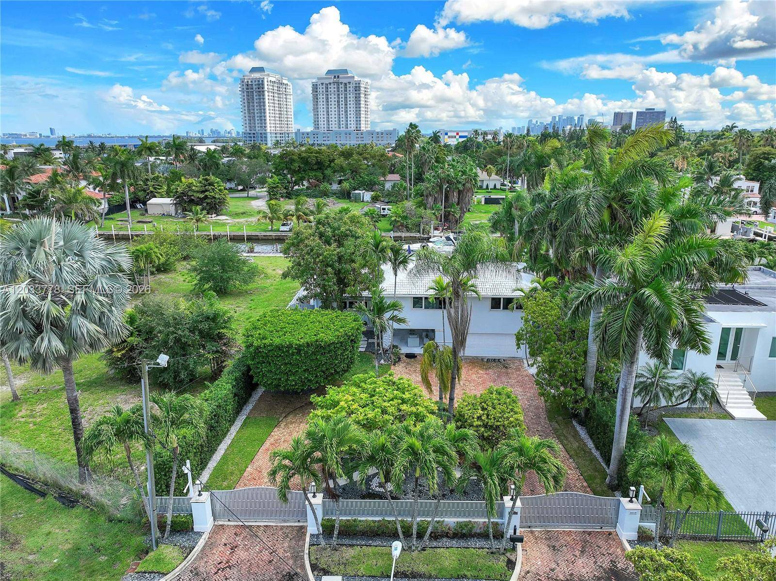 1100 NE 84th StMiami - picture