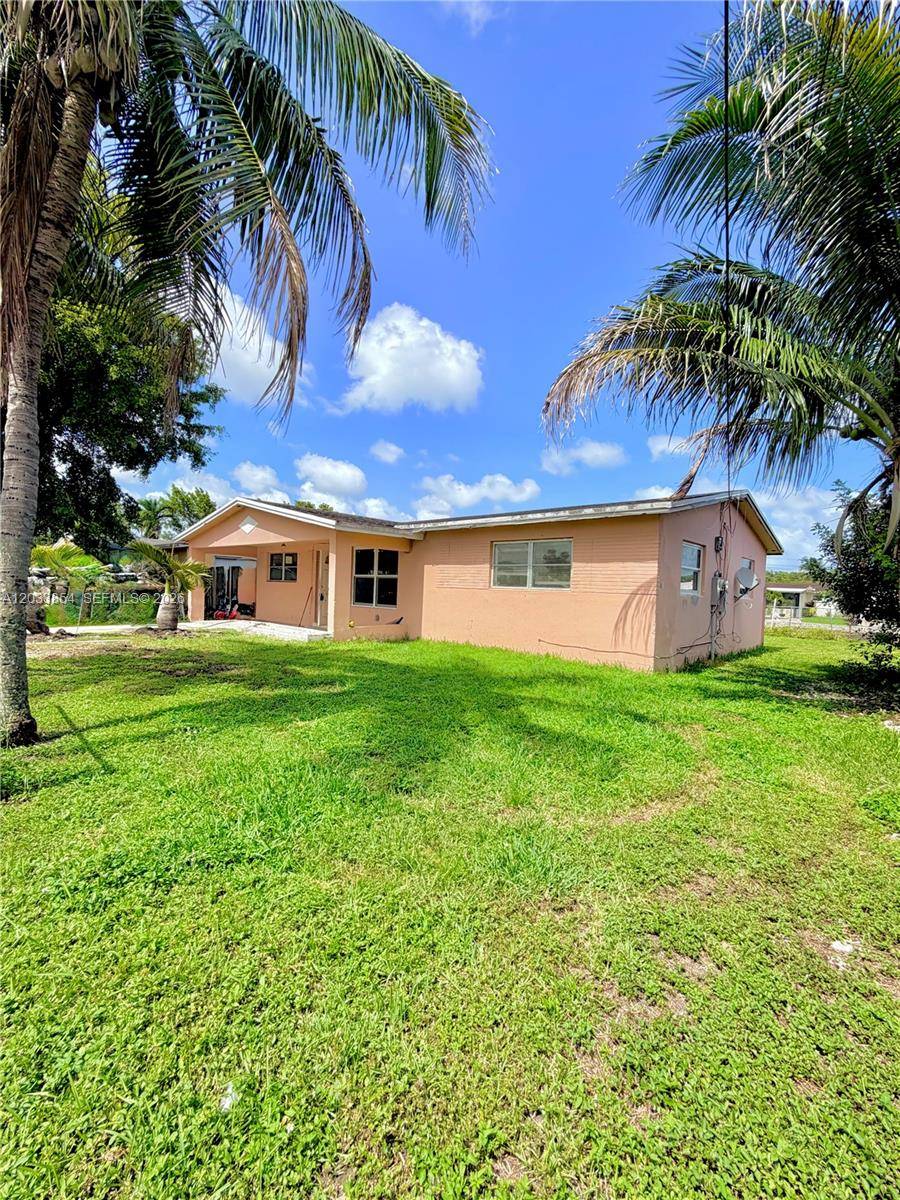 4540 SW 43rd AveDania Beach - Single Family-Annual,House condo unit 4540 - picture