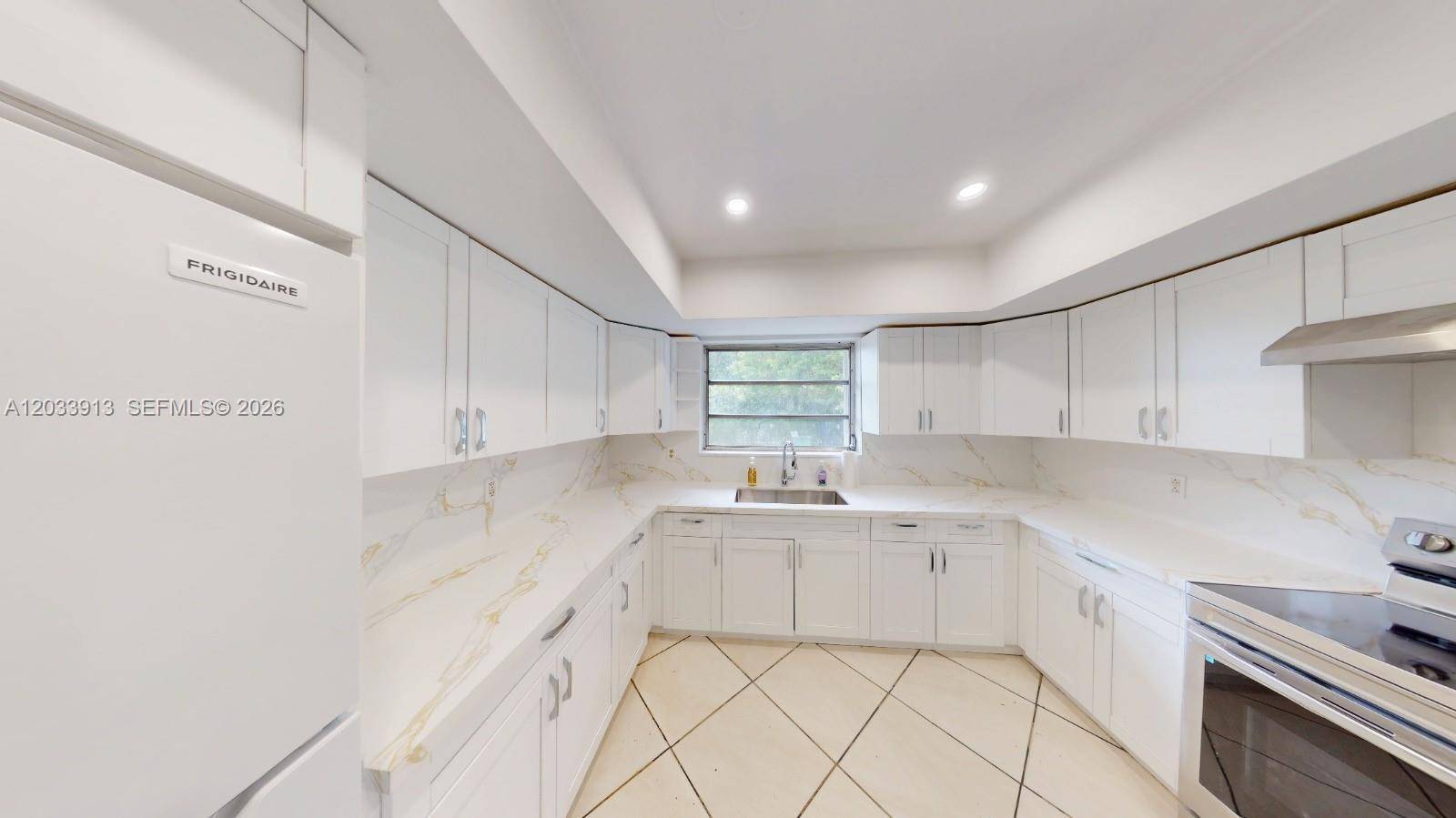 7882 Grand Canal DrMiami - Duplex/Tri/Quad-Annual,Multi Family condo unit 7882 - picture