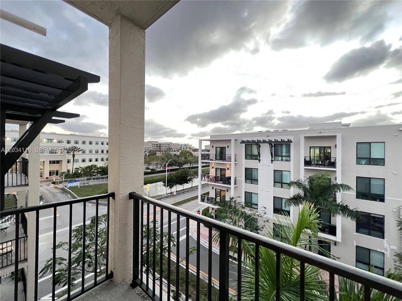 8265 NW 41st StDoral - DOWNTOWN DORAL SOUTH PHAS condo unit C-405 - picture