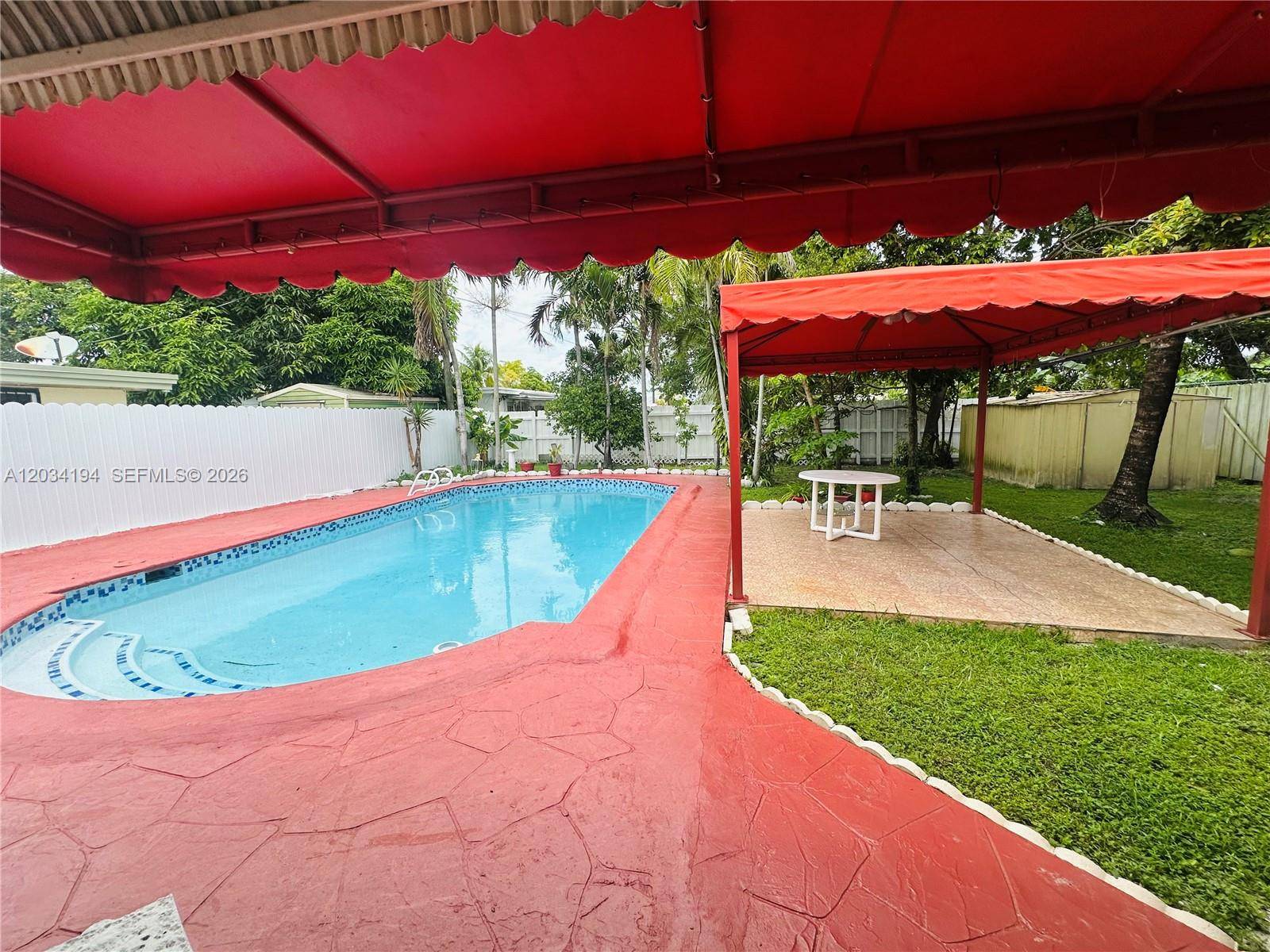 1215 S 24th AveHollywood - picture