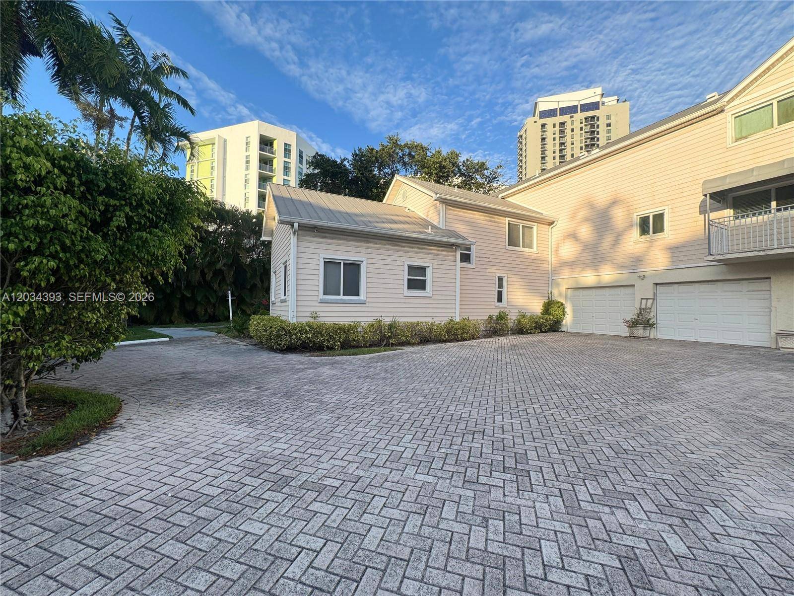 454 SW 5th AveFort Lauderdale - Townhouse/Villa-Annual,Townhouse condo unit 7 - picture