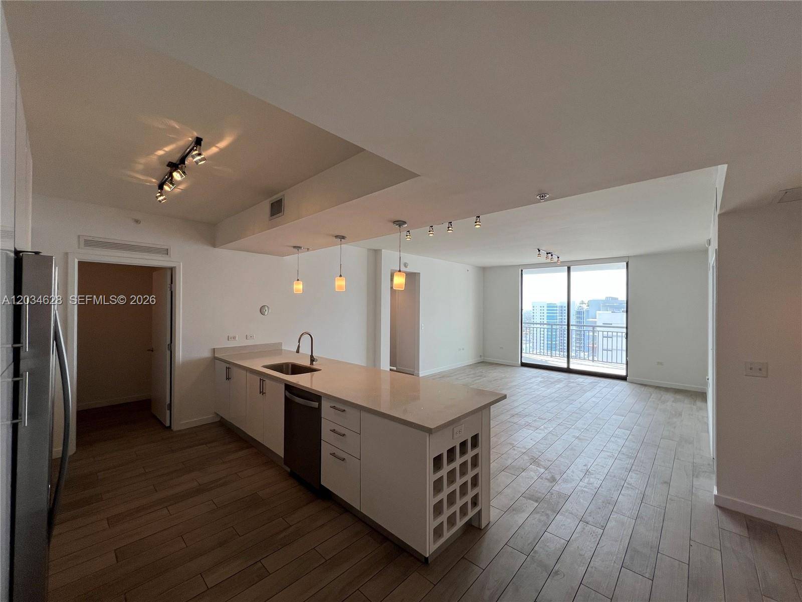 999 SW 1st AveMiami - Condo/Co-Op/Annual,Condo condo unit 2405 - picture
