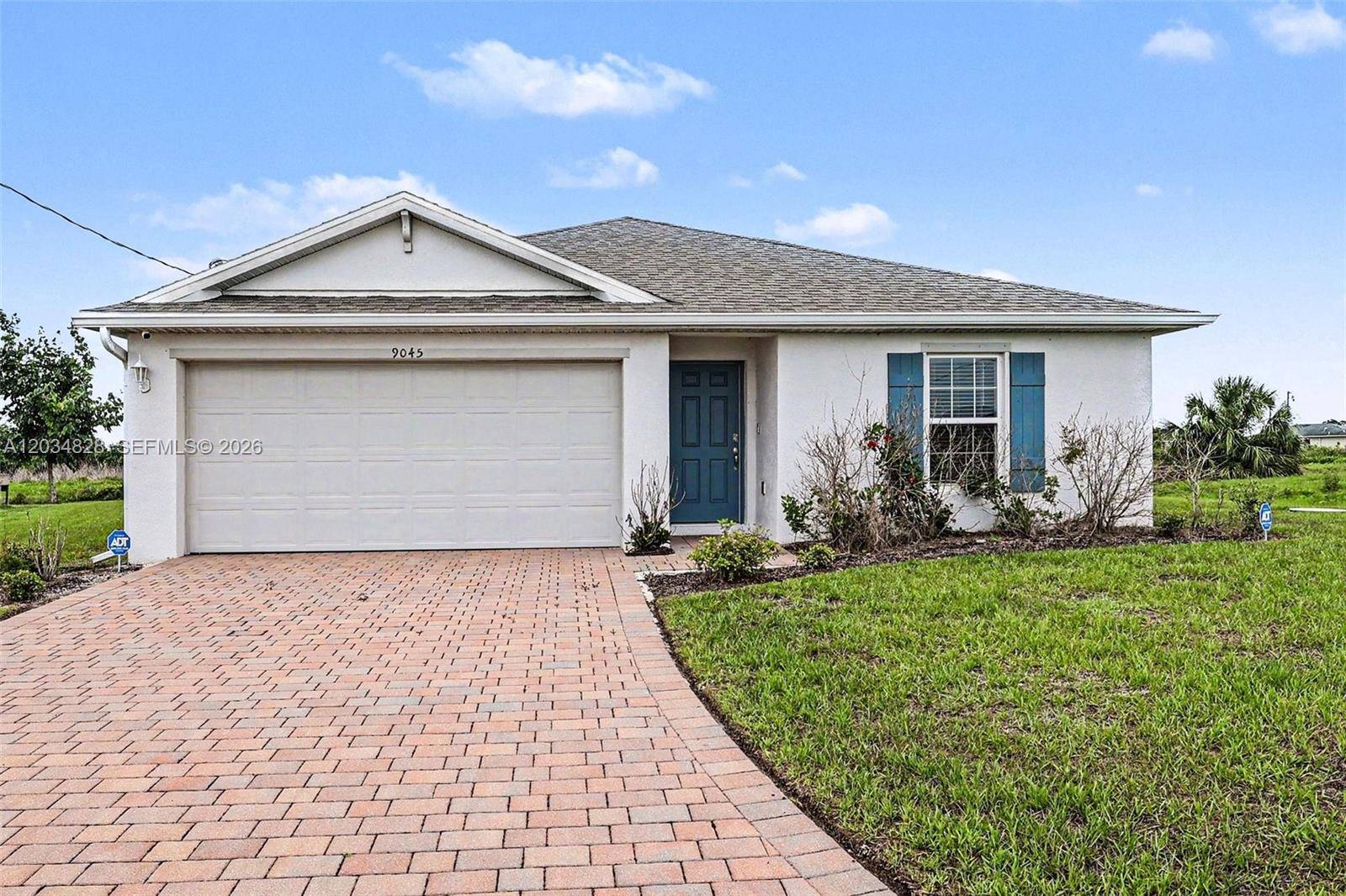 9045 Maywood CirLa Belle - picture