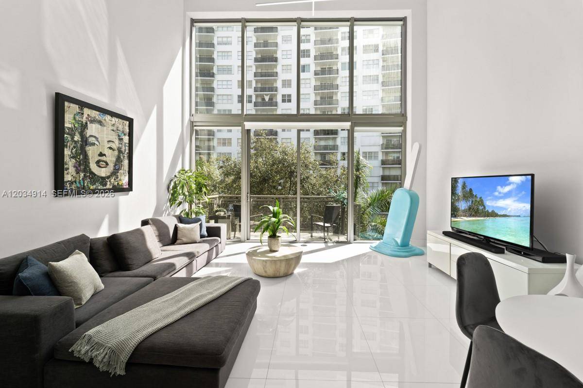 6000 Collins AveMiami Beach - Condo/Co-Op/Annual,Condo condo unit 517 - picture