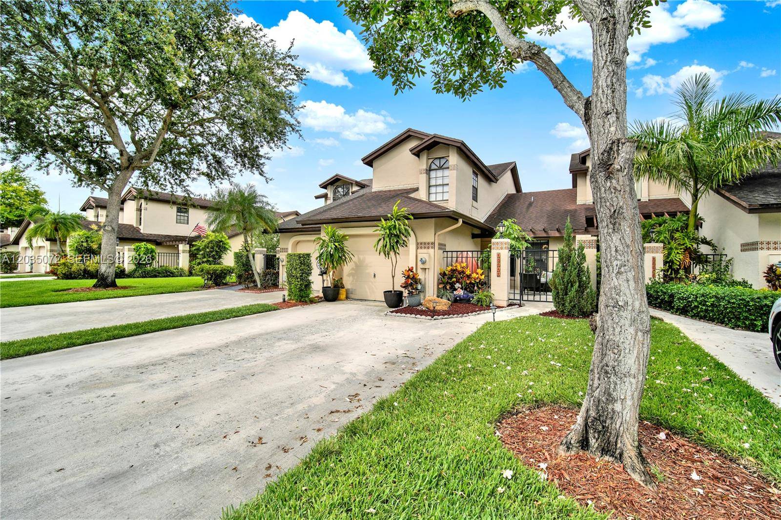 10044 SW 137th PlMiami - Townhouse/Villa-Annual,Townhouse condo unit . - picture