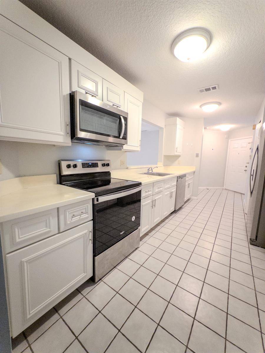 9867 NW 1stPlantation - picture