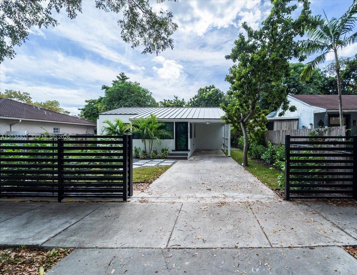 5220 SW 6th StMiami - picture