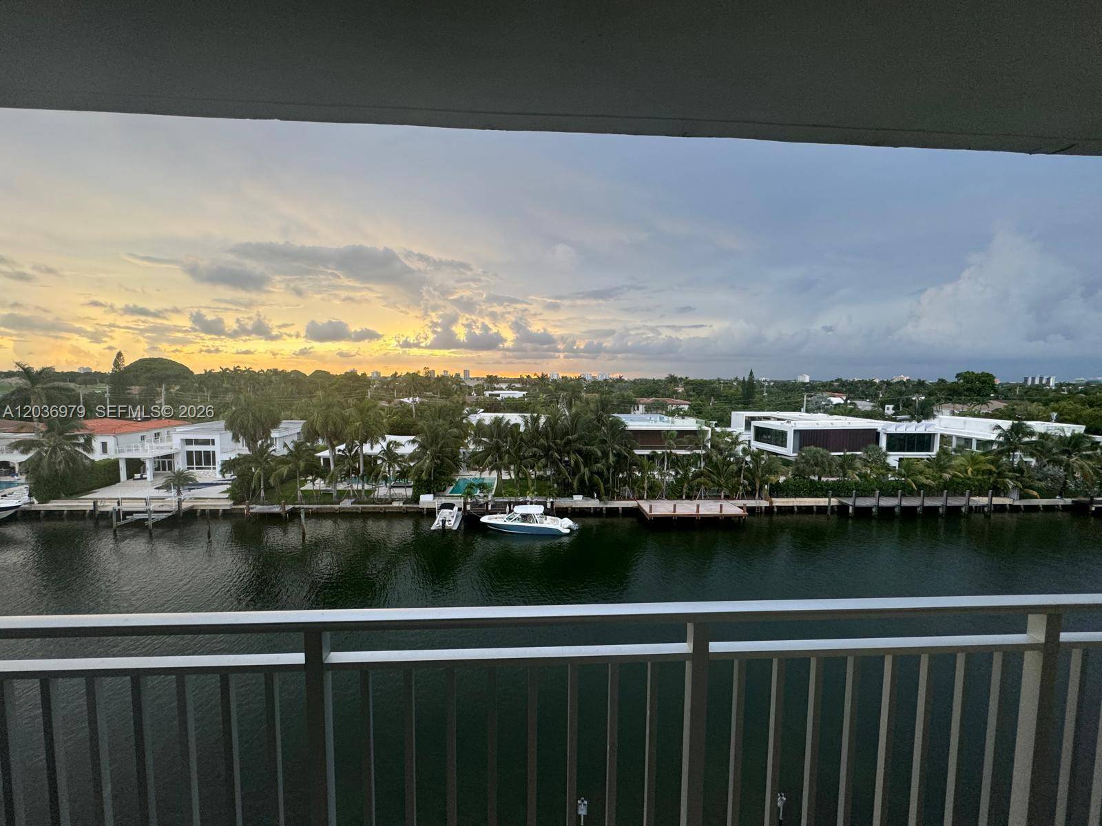 9500 W Bay Harbor DrBay Harbor Islands - Condo/Co-Op/Annual,Condo condo unit 6C - picture