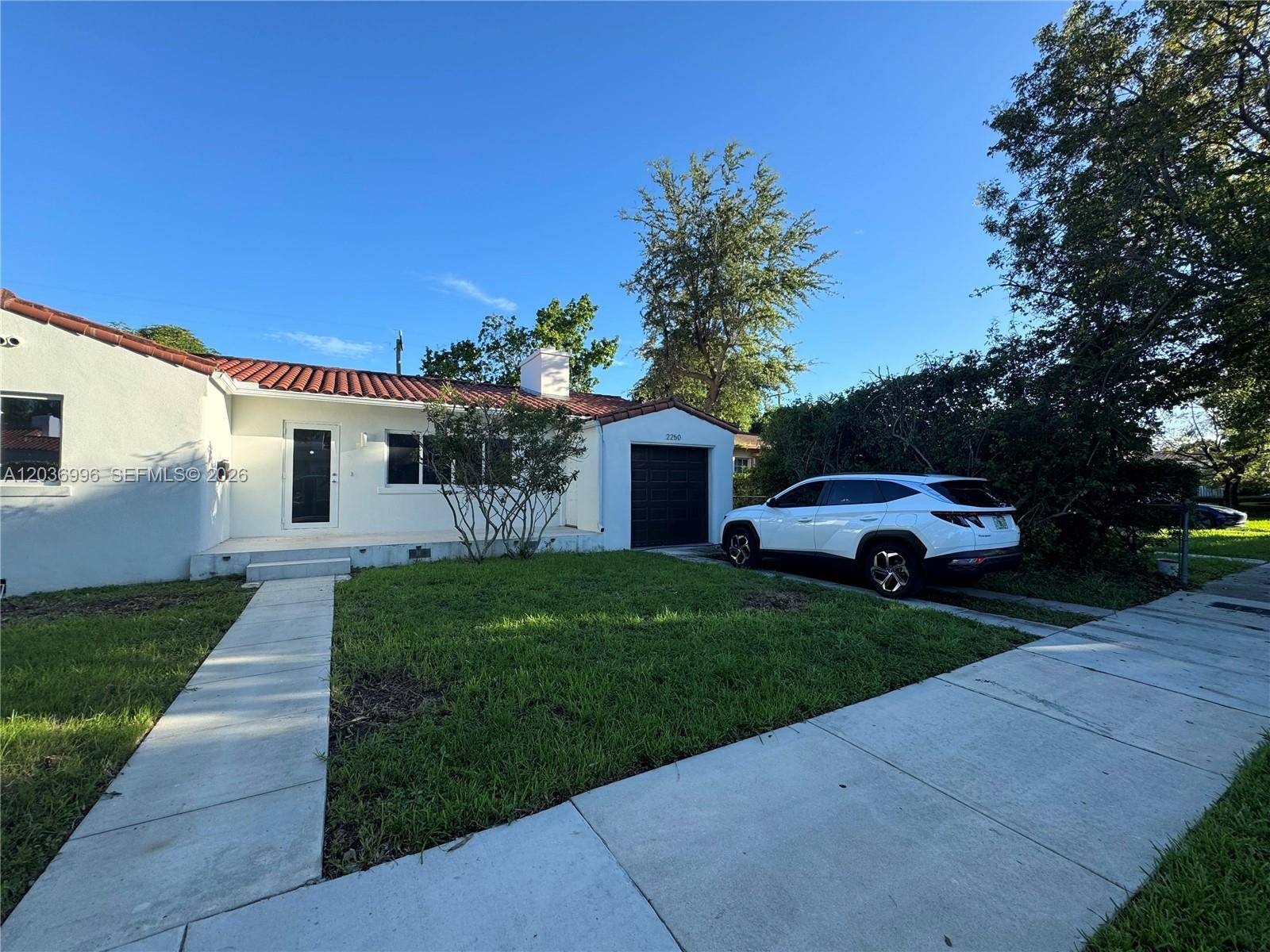 2250 SW 21 StMiami - picture