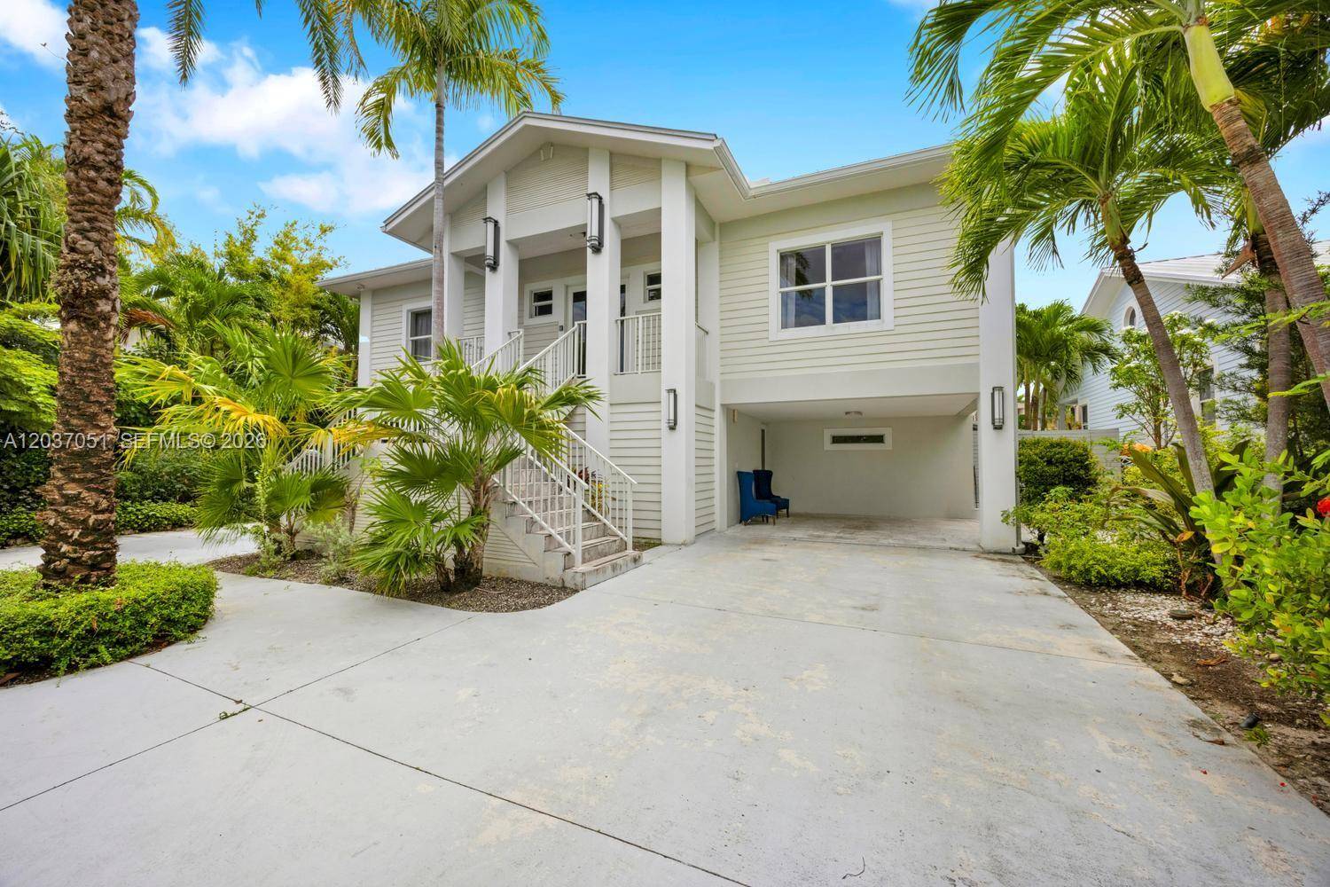 1076 NE Little River DrMiami - picture
