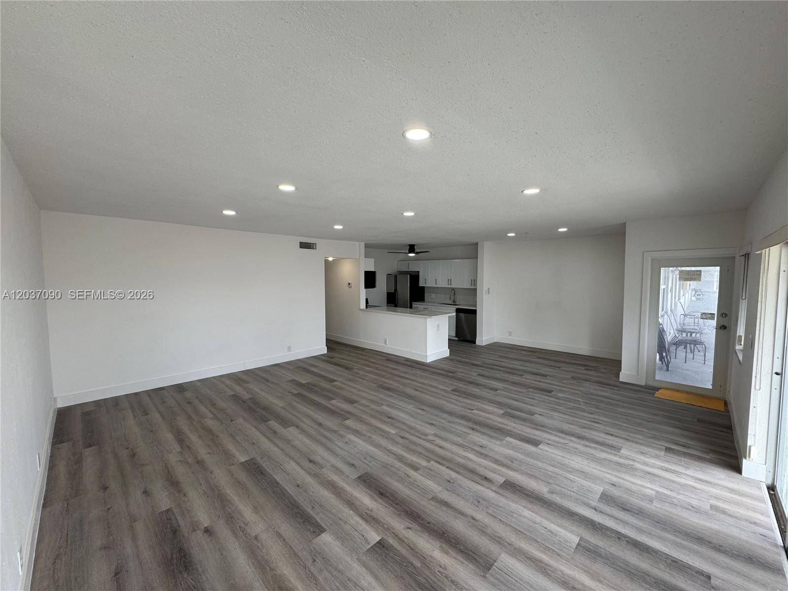630 Layne BlvdHallandale Beach - Condo 1-4 Stories,Condo condo unit 211 - picture