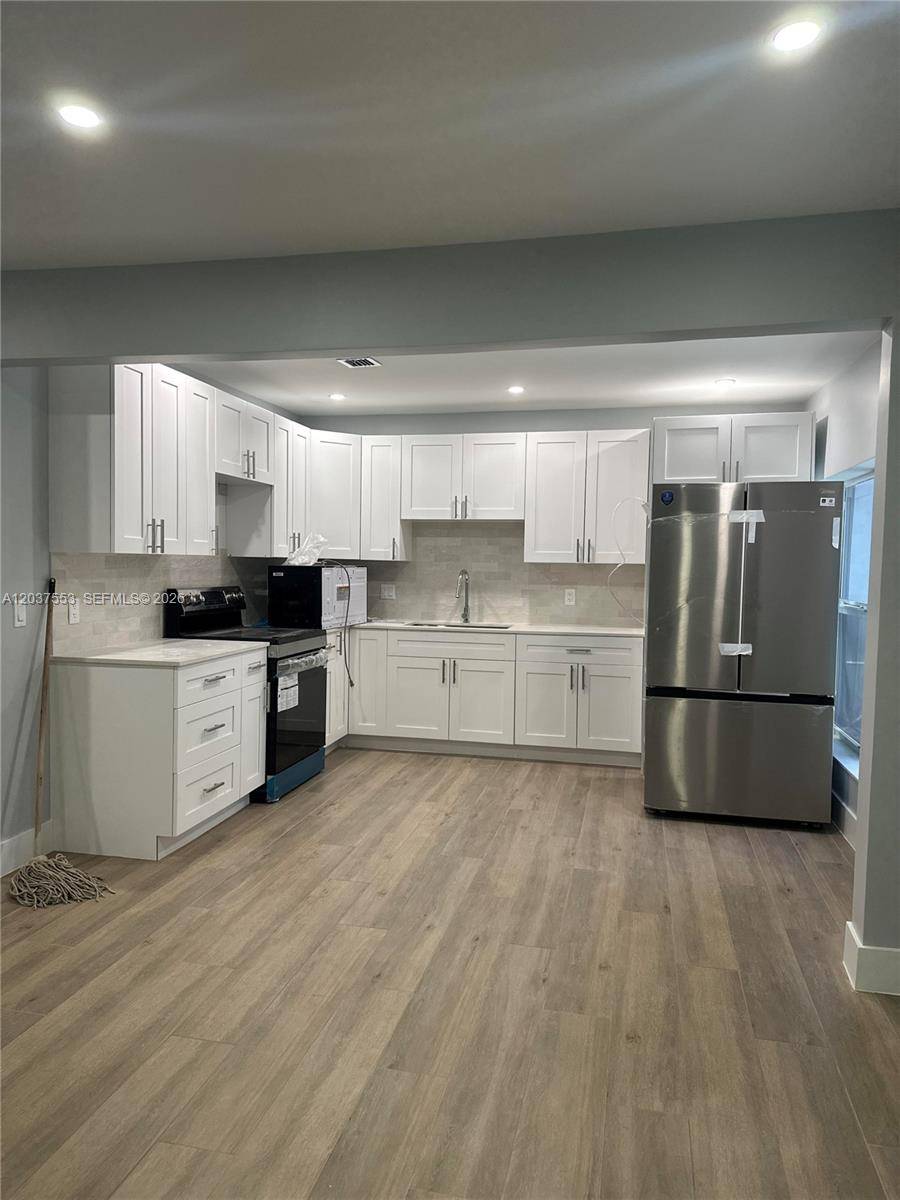 1628 NW 15th StMiami - Duplex/Tri/Quad-Annual,Multi Family condo unit 1628 - picture