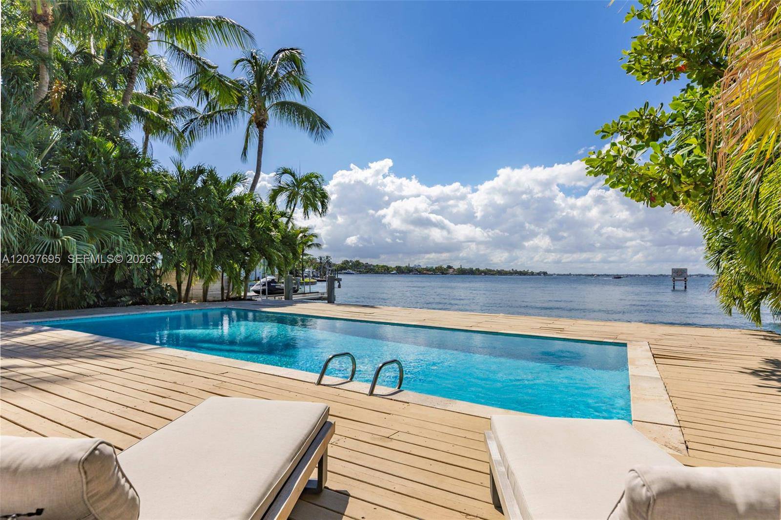8220 Hawthorne AveMiami Beach - picture