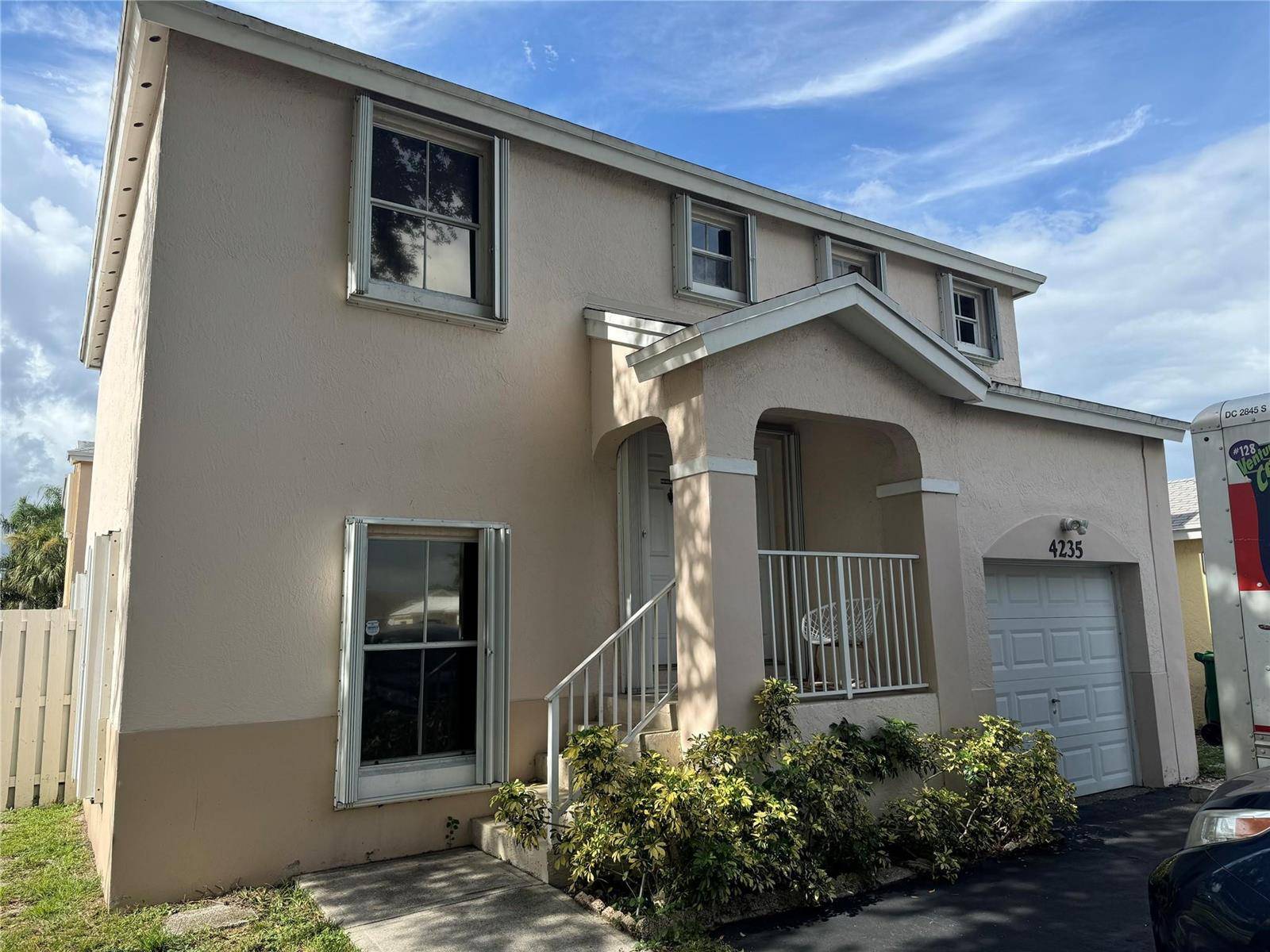 4235 SW 72ndDavie - picture