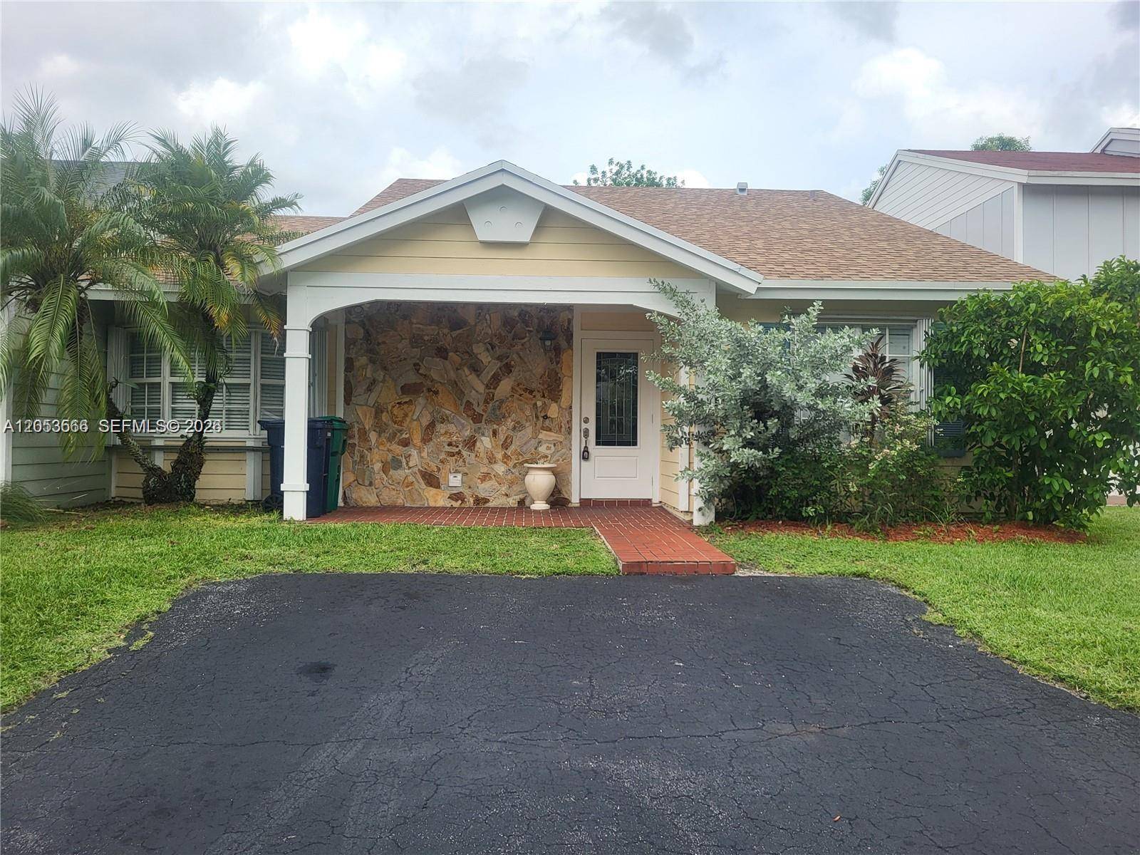14419 SW 142nd CtMiami - picture